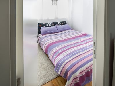 Top pomysłów na wykorzystanie w pełni swojej małej sypialni
